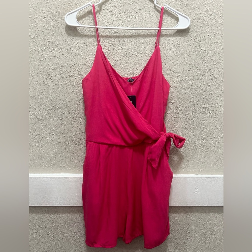ONE CLOTHING Los Angeles Pink Spaghetti Strap Romper with Side Tie NWT Small